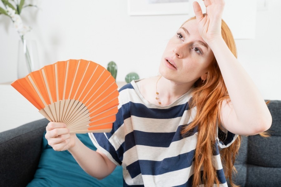 Qu'est-ce qui provoque des bouffées de chaleur ?